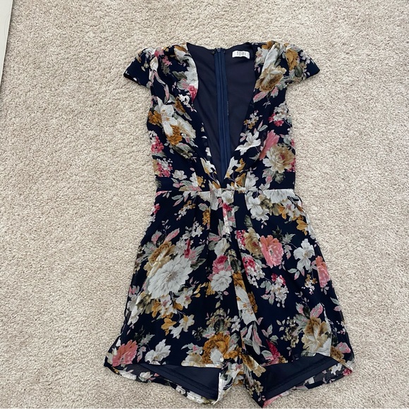 TOBI navy blue floral romper with cap sleeves - Picture 1 of 9